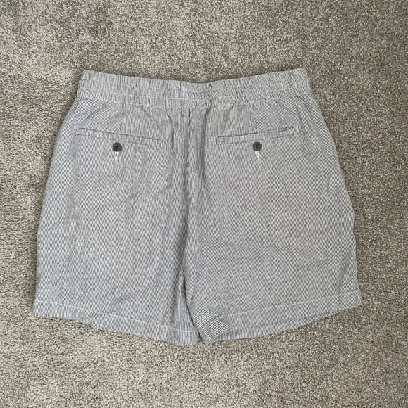 J Crew Men's Shorts - Medium - Picture 2 of 4
